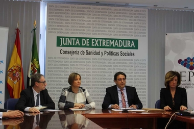 La Junta renueva por dos años el convenio para programas de envejecimiento activo en centros de mayores del SEPAD