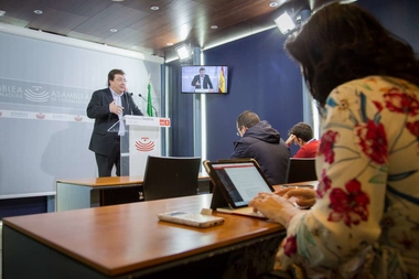 Fernández Vara presenta una propuesta de ley para captar grandes proyectos internacionales de ocio familiar
