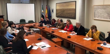 La Junta recibe a representantes europeos para impulsar el proyecto de economía circular entre las pymes extremeña