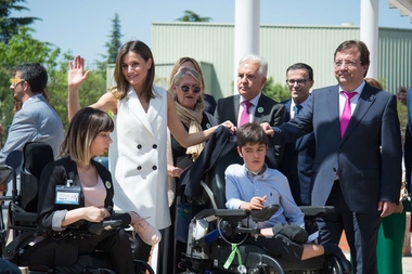 Fernández Vara asiste al Congreso sobre Enfermedades Raras, presidido por la Reina Letizia