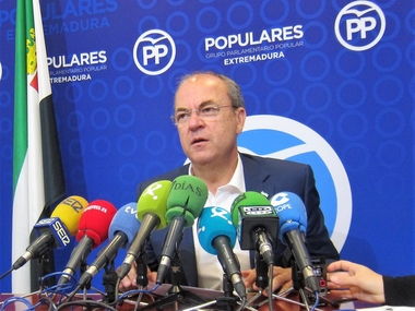 Monago pregunta a Vara si dejará el PSOE como dijo si Sánchez llega a la Moncloa de la mano de los independentistas