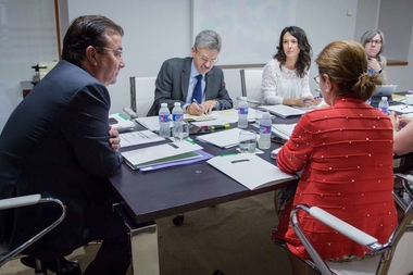 El Consejo de Gobierno autoriza un millón de euros para ayudas a la conciliación de la vida familiar y laboral