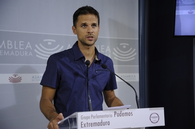 Podemos afirma que refleja que las políticas de la Junta contra el paro juvenil y femenino están 