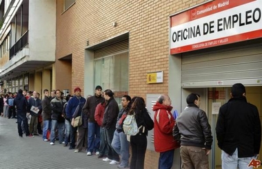 El paro baja en Extremadura un 7,5% en el segundo trimestre y se queda en 118.800 personas