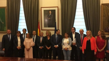 Extremadura firma el Plan Estatal de Vivienda esperando mayor sensibilidad del nuevo Gobierno