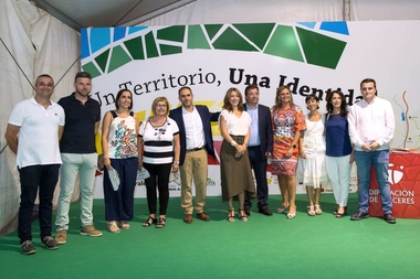 Fernández Vara afirma, en Moraleja, que donde antes había una raya ahora hay un abanico de oportunidades