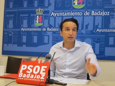 Cabezas (PSOE) pide 