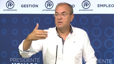 Monago afirma que la mitad del empleo creado en Extremadura en un año es público y vaticina más hasta las elecciones