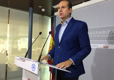 El PP critica que Podemos trague con Agenex a cambio de pastelear con la Junta