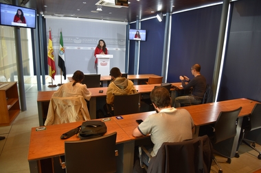 Podemos advierte que no se puede ser triunfalista por el descenso del paro porque la gente se sigue yendo de Extremadura