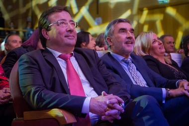 El presidente de la Junta valora la contribución que el periodismo ha realizado a Extremadura en estos treinta cinco años de autonomía