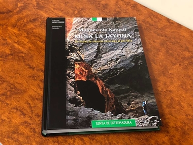 Medio Ambiente presenta el libro Monumento Natural Mina La Jayona: un museo de ciencias naturales al aire libre