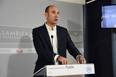 José Ángel Sánchez: Cada vez que Vara se une a Podemos, saca a Extremadura fuera de la ley