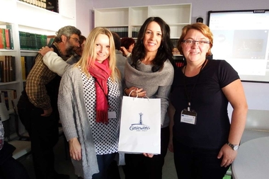 Esther Gutiérrez conoce el proyecto 'Erasmus +' del IESO Cella Vinaria de Ceclavín