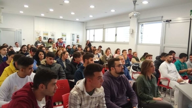 Javier Luna recuerda que Extremadura cuenta con 40.000 desempleados menos y 30.000 ocupados más