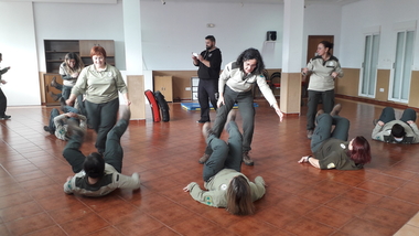 Las agentes del Medio Natural de la Junta participan en una jornada sobre defensa personal en Deleitosa