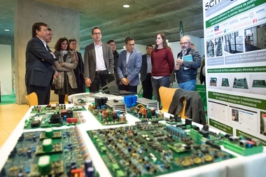 Fernández Vara apuesta por las renovables como sector alternativo a la energía fósil y como generador de empleo
