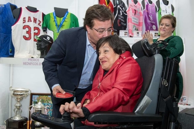 Fernández Vara destaca el papel clave que tiene el deporte para alcanzar la igualdad real entre mujeres y hombres