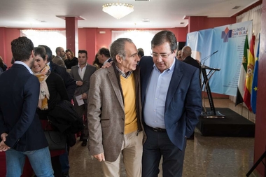 Fernández Vara valora la importancia clave del sistema sanitario en el aumento progresivo de la esperanza de vida