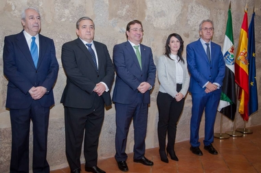 Fernández Vara espera que haya un gran acuerdo social y político sobre el futuro de la Universidad de Extremadura