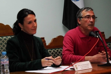 Esther Gutiérrez presenta el proyecto y características del nuevo colegio de Perales del Puerto