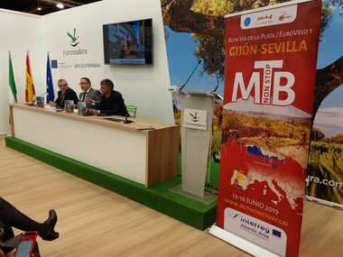 Extremadura expone en Fitur su estrategia en cicloturismo para ser una referencia en Europa