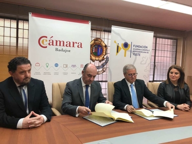 La Fundación Yuste y la Cámara de Comercio de Badajoz firman un acuerdo de colaboración