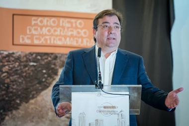 Fernández Vara considera necesario mantener los servicios públicos para fijar población en las zonas rurales