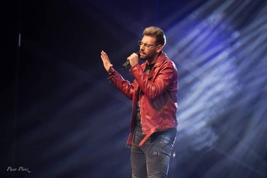 El cantante Uve Maya presenta Segundos que te debía 