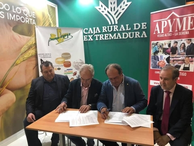 APYME Vegas Altas y La Serena y Caja Rural de Extremadura renuevan su convenio de colaboración