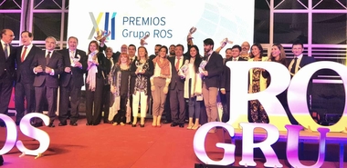 Fernández Vara asistió anoche, en Badajoz, a la gala de los XII Premios del Grupo Ros