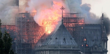 Las cenizas del laicismo de Notre Dame