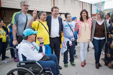 Guillermo Fernández Vara aboga por alcanzar la accesibilidad plena en el ámbito laboral, social y deportivo