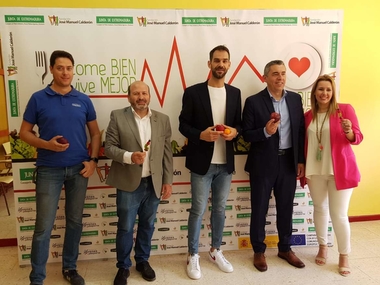 Junta y Fundación José Manuel Calderón desarrollan el programa Come bien, vive mejor para el fomento de frutas y verduras en las aulas