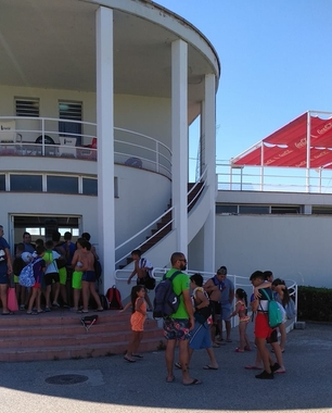 El Grupo Socialista denuncia que en la piscina de La Granadilla no hay servicio de médico ni de seguridad