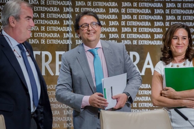 Las listas de espera sanitarias disminuyen un 40,78 por ciento durante los últimos cuatro años