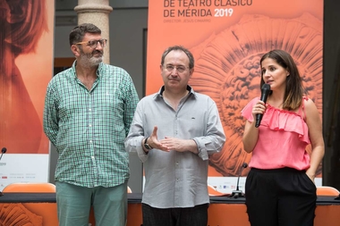 Gil Rosiña valora el Campo de Voluntariado Juvenil del Festival de Mérida como una oportunidad formativa y de intercambio cultural