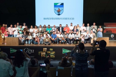 Fernández Vara aboga por seguir trabajando en materia de caza y por el desarrollo de la Ley de Extremadura