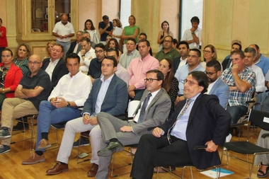 Firmado el convenio para crear 577 plazas de atención a personas en situación de dependencia en la provincia de Badajoz