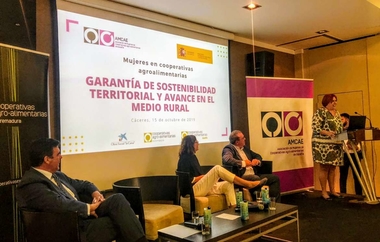 Begoña García pone en valor la titularidad compartida y la paridad en órganos de decisión para visibilizar más a la mujer rural