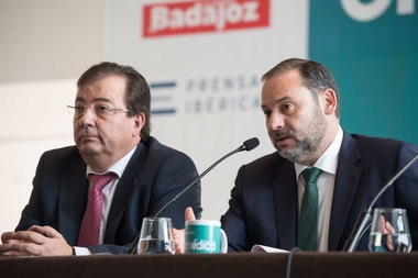 Fernández Vara reconoce el trabajo del ministro de Fomento para sacar adelante el proyecto de la Alta Velocidad de Extremadura