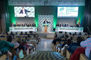 Fernández Vara destaca la importancia de las organizaciones sindicales para garantizar el futuro de Extremadura