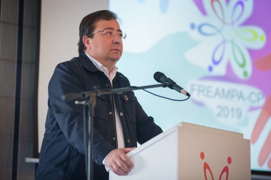 Fernández Vara pone en valor el trabajo de las AMPAS para el buen funcionamiento del sistema educativo