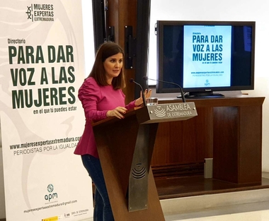 Gil Rosiña subraya que el Directorio de Mujeres Expertas de Extremadura es una herramienta útil para comunicar en igualdad