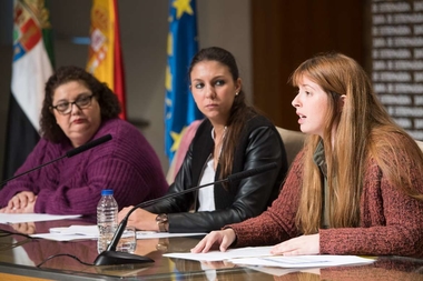 Presentada la guía juvenil de recursos en materia de violencia de género realizada por ADHEX en colaboración con el IJEx