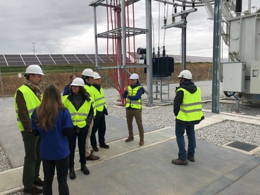 La Consejera para la Transición Ecológica y Sostenibilidad visita la planta fotovoltaica La Solanilla en Trujillo