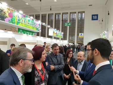 La consejera de Agricultura asiste a las presentaciones de productos de empresas extremeñas presentes en Fruit Logistica Berlín 2020