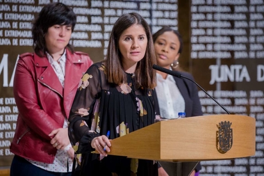 Gil Rosiña recibe a representantes de la lucha contra la violencia hacia mujeres lesbianas, bisexuales y trans de Colombia