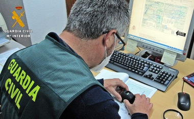 La Guardia Civil detiene a un vecino de Badajoz por falsificar tarjetas de inspección técnica de vehículos