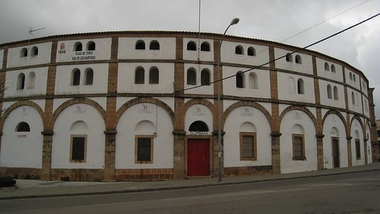 La Diputación Provincial llega a un acuerdo con el Ayuntamiento de Cáceres y aportará 300.000 euros para el arreglo de la Plaza de Toros